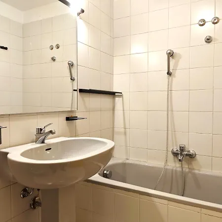 Out Finish R19 Apartment *